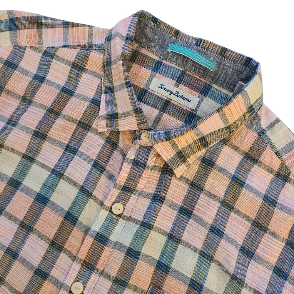 Tommy Bahama Men's XL Pink & Blue Hawaiian Plaid Short Sleeve Button-Up Short